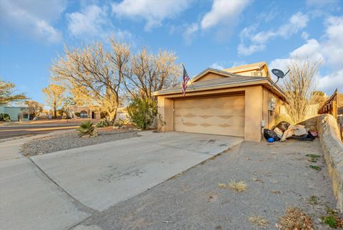 Photo of 5008 Shadow Mountain Road, Las Cruces, NM 88011 (MLS # 1096717)