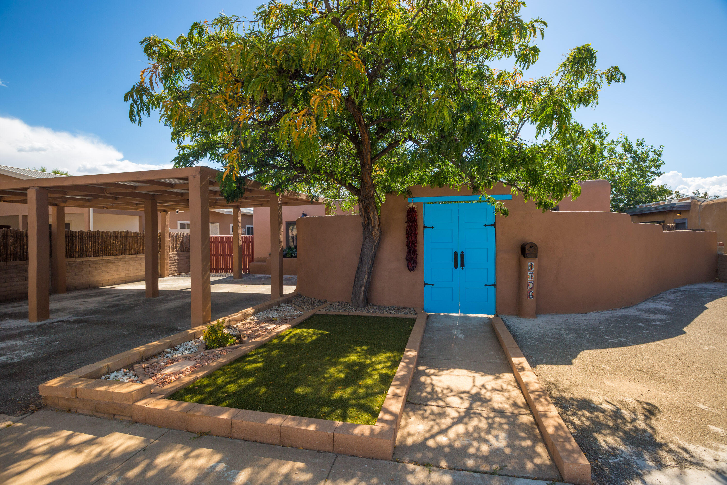 1706 Caminio De La Vuelta, Santa Fe, New Mexico image 1