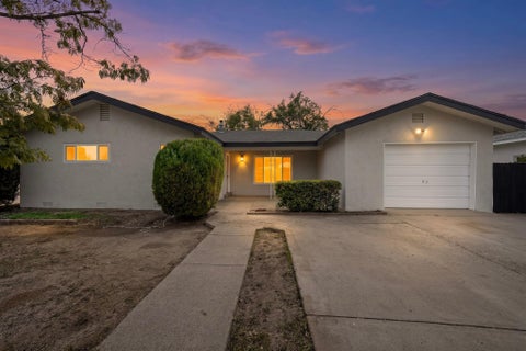 Photo of 4016 Ponderosa Avenue NE, Albuquerque, NM 87110 (MLS # 1112331)