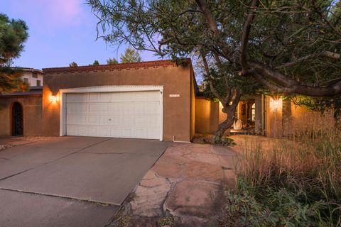 Photo of 3020 Matador Drive NE, Albuquerque, NM 87111 (MLS # 1099503)