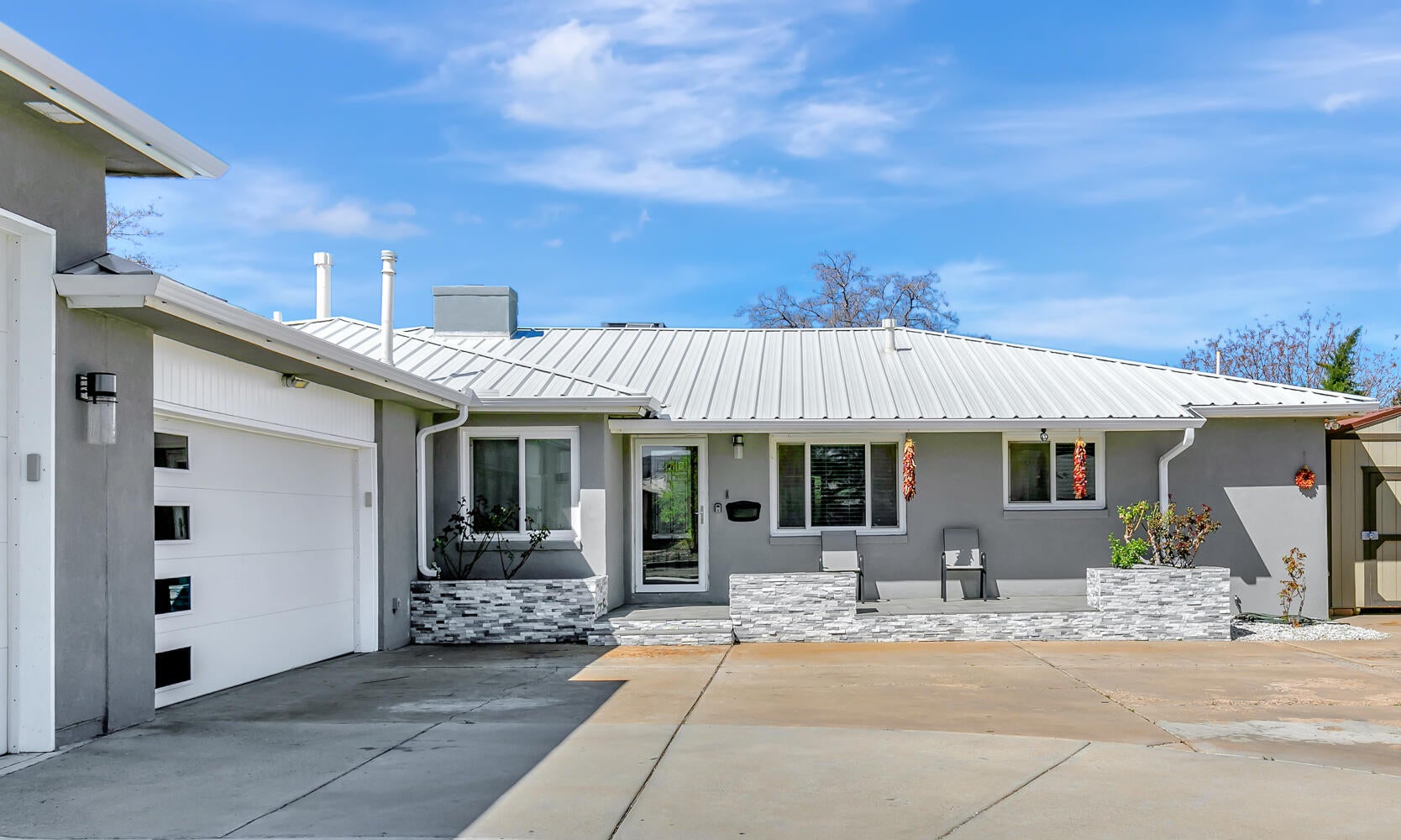 1413 Valencia Drive NE