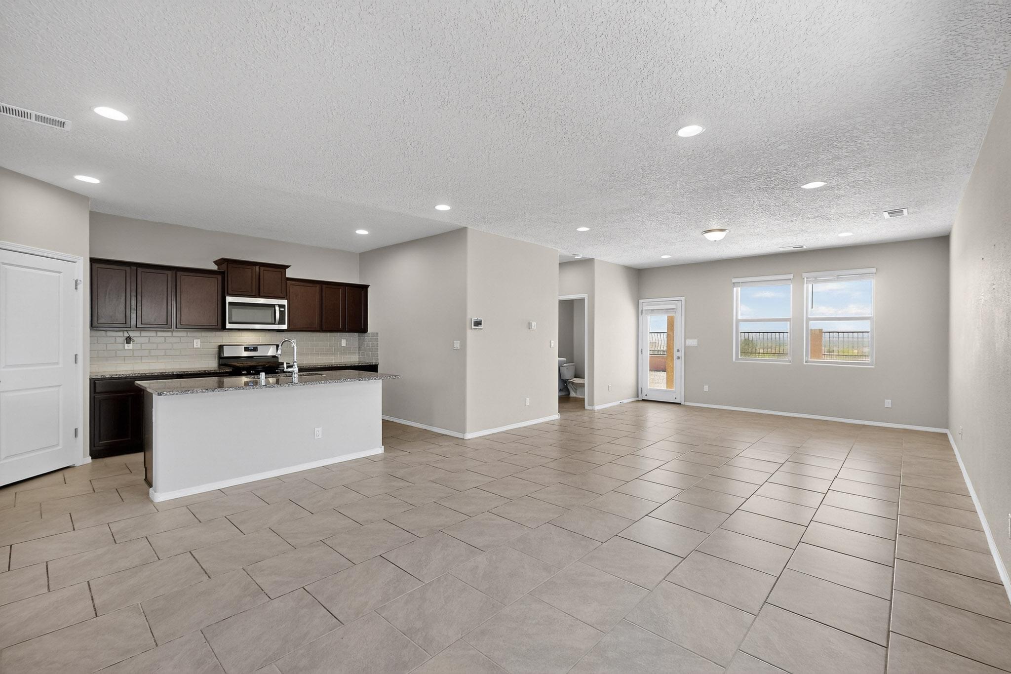 1811 VALLE VISTA Road NW