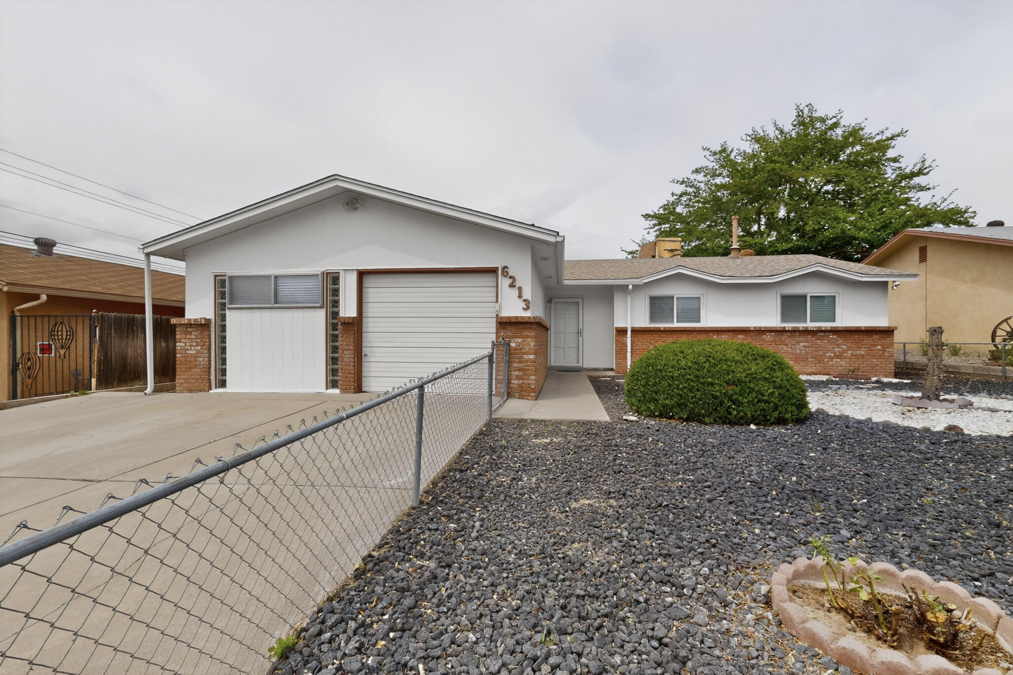 6213 Avenida La Costa NE