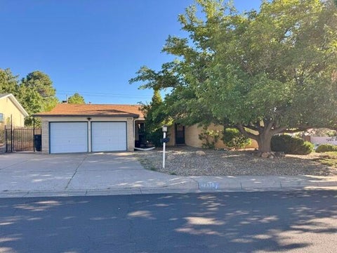 Homes For Sale - 12300 Baja Drive<br/> Albuquerque, NM 87111