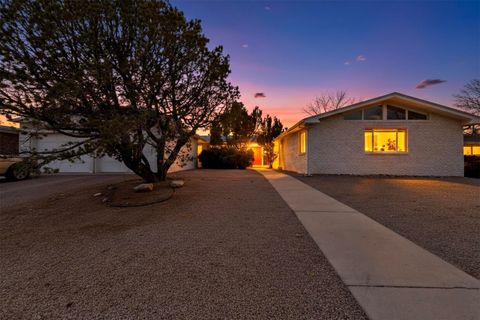 2407 Ada Place NE Albuquerque NM 87106