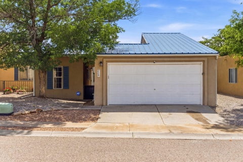 Homes For Sale - 228 Hendren Lane<br/> Bernalillo County, Albuquerque, NM 87123