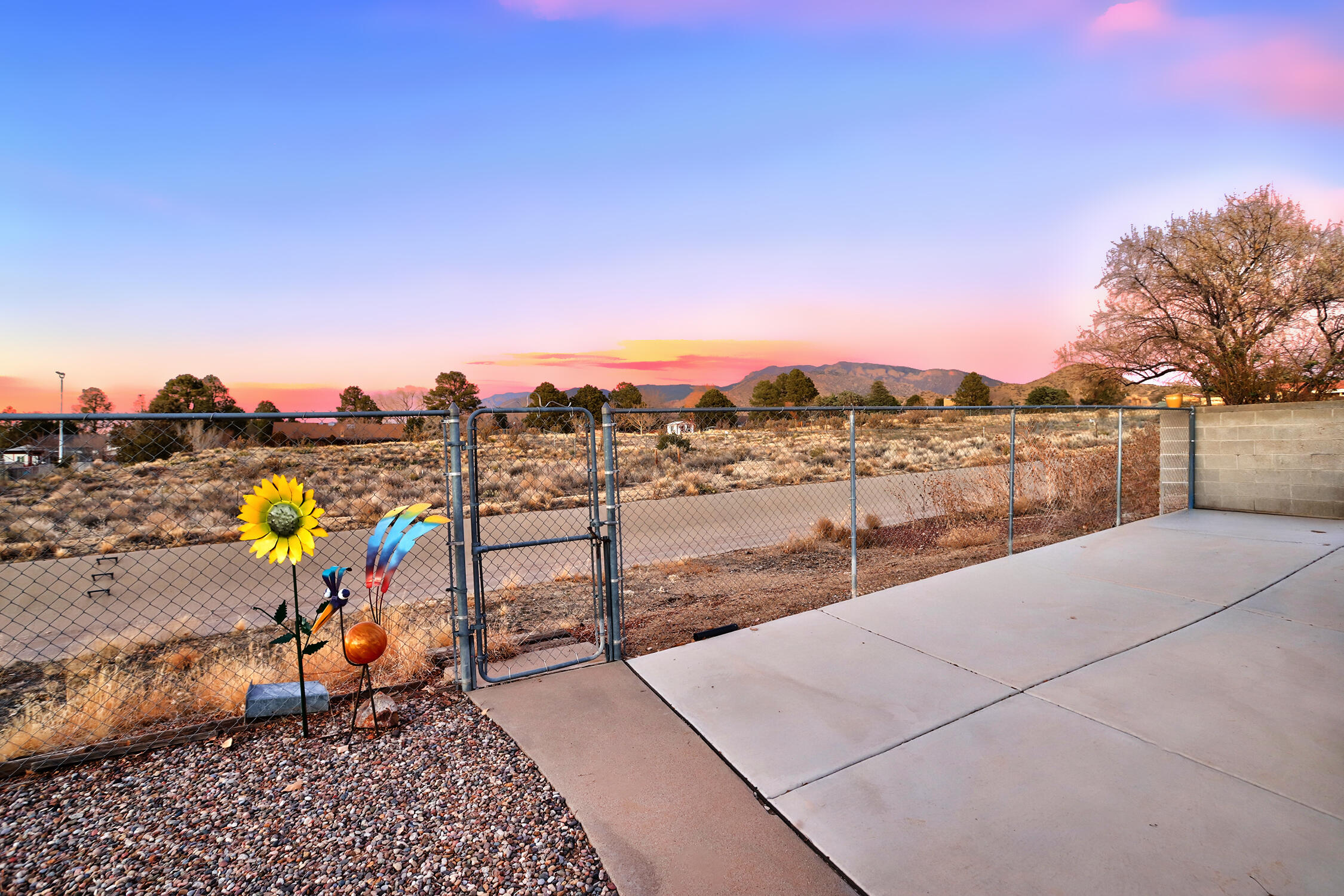 1541 Catron Avenue SE