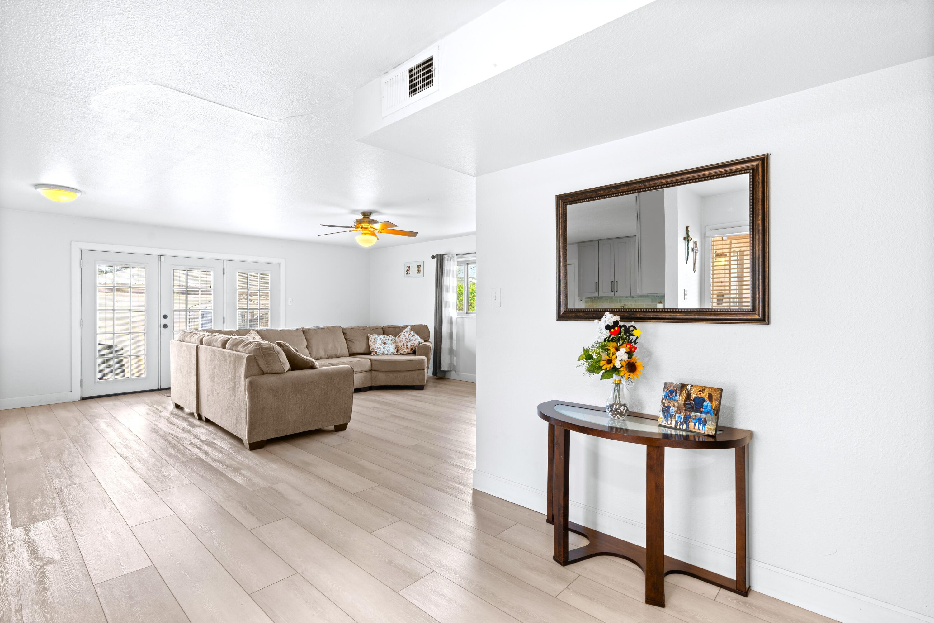 4509 Hilton Avenue, Albuquerque, New Mexico image 4