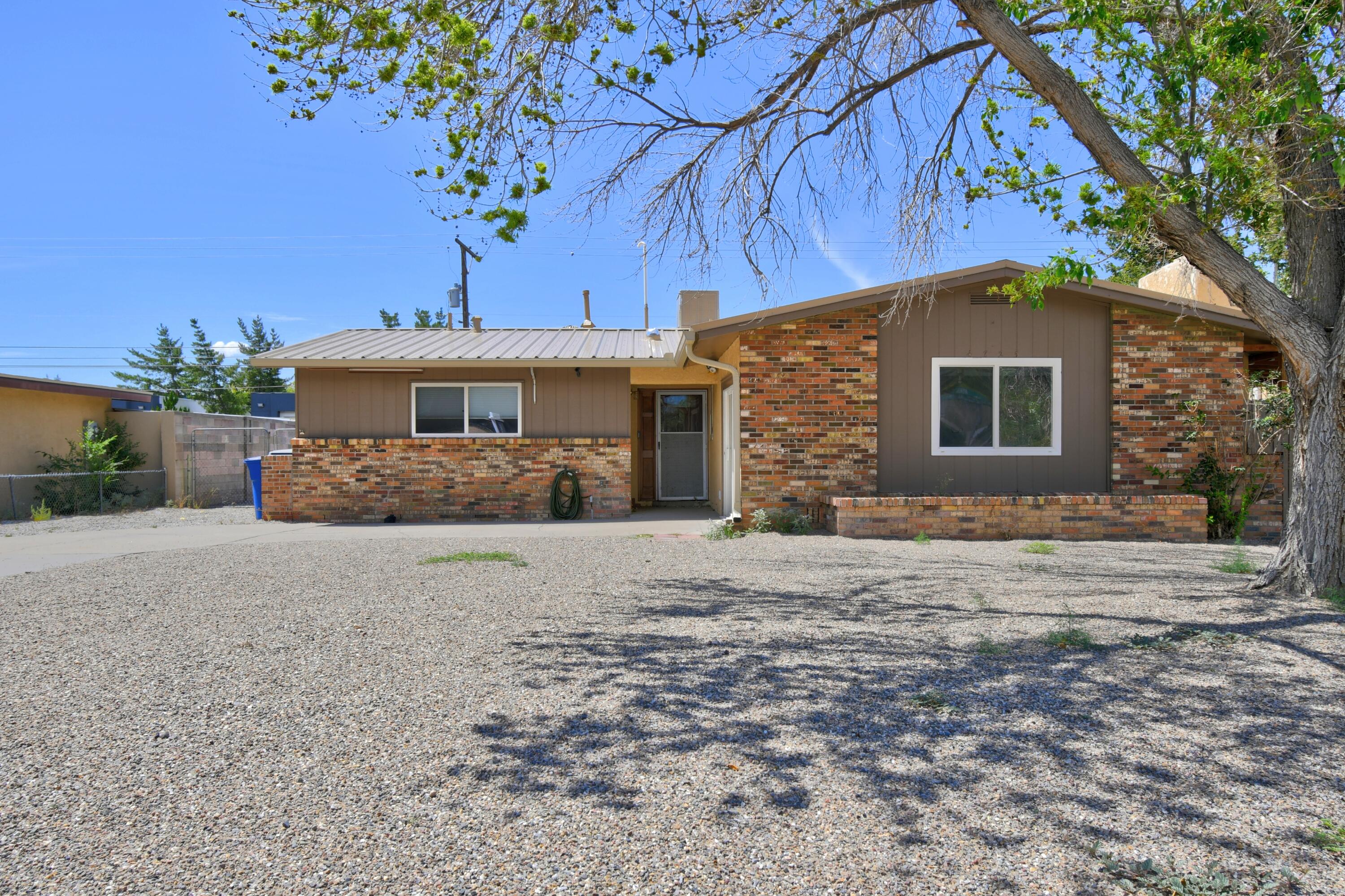 4725 Overland Street, Albuquerque, New Mexico image 1