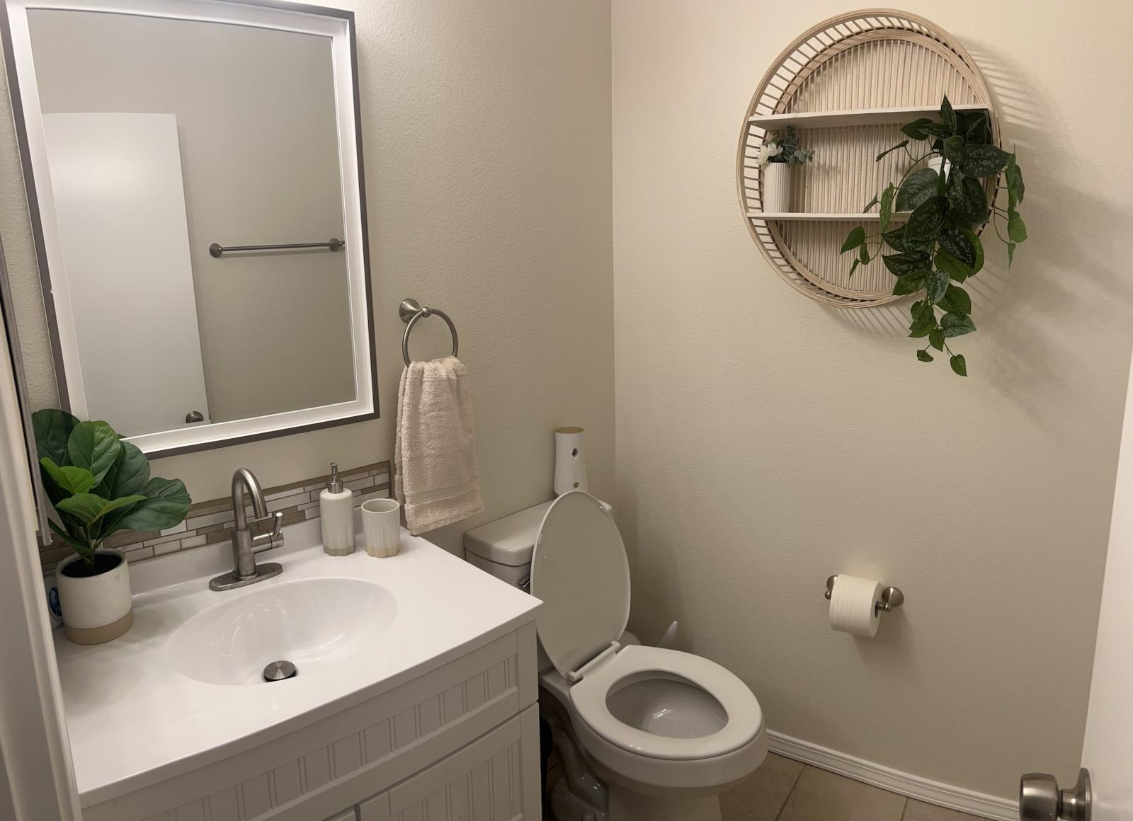 9027 Moonstone Drive NE