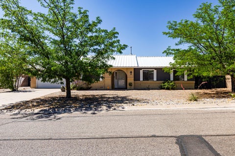 Homes For Sale - 4255 Pumice Drive<br/> Rio Rancho, NM 87124