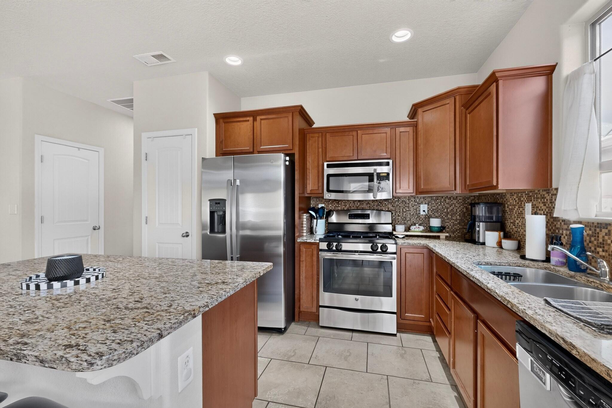 1515 Desert Paintbrush Loop NE