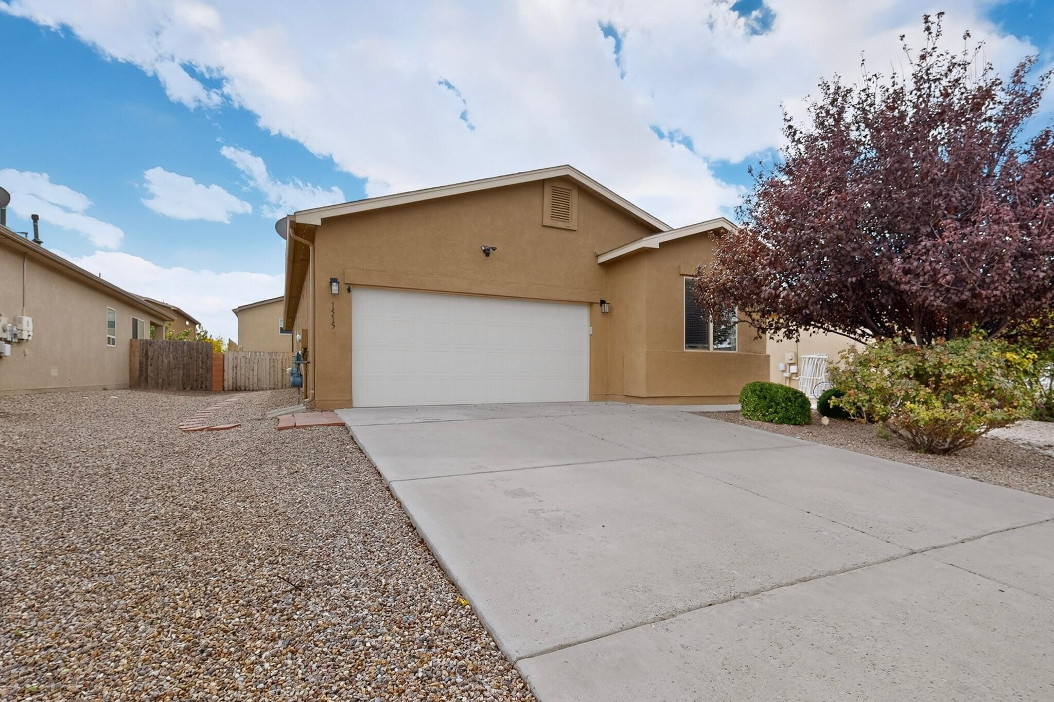 1515 Desert Paintbrush Loop NE