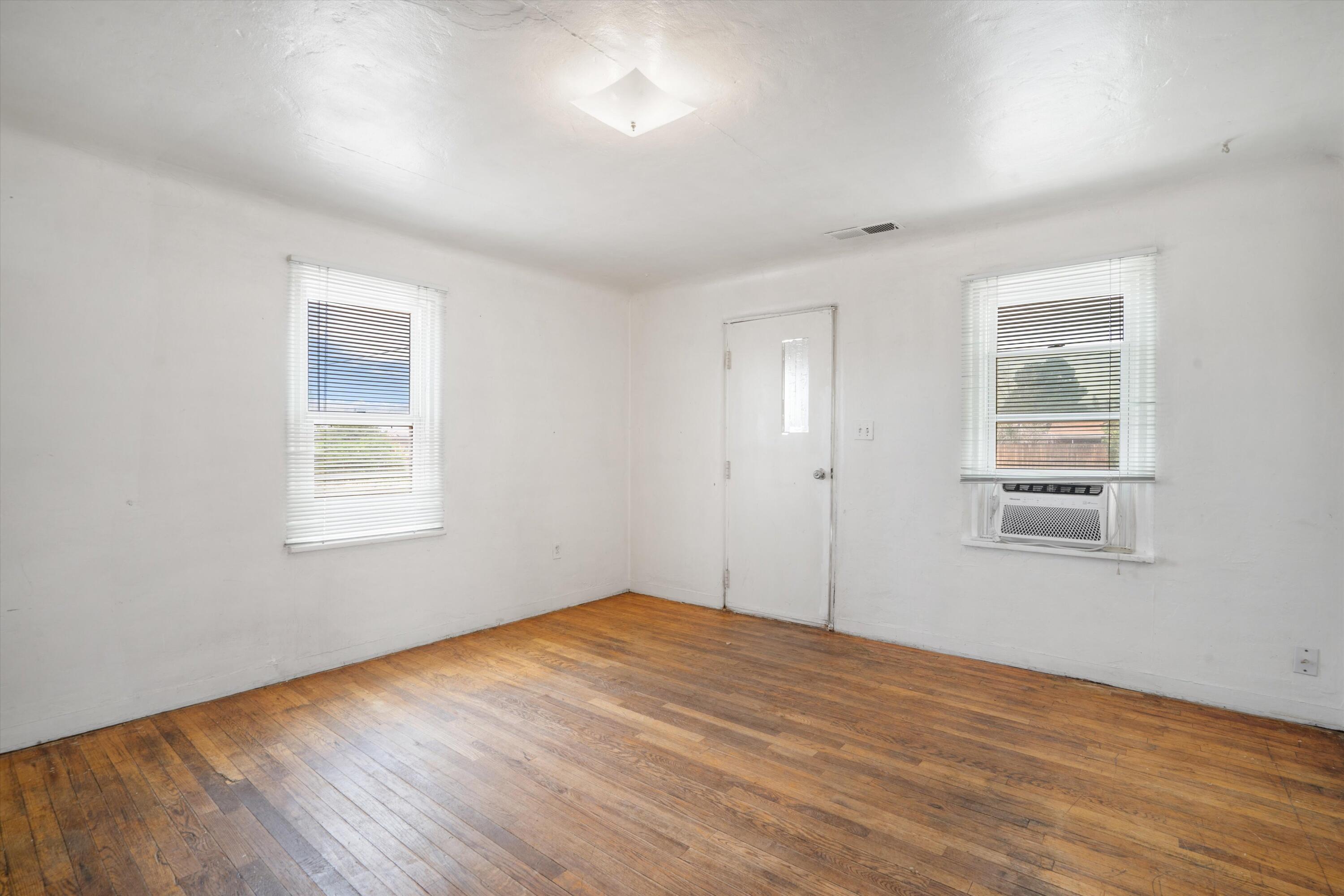 222 Headingly Avenue, Albuquerque, New Mexico image 2