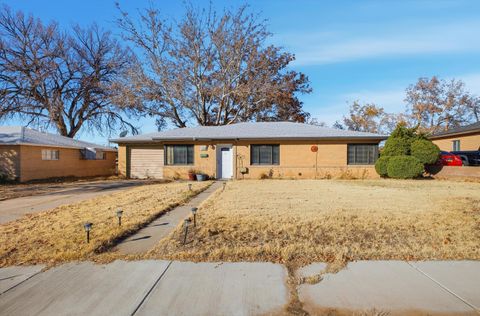 Photo of 2115 Hendola Drive NE, Albuquerque, NM 87110 (MLS # 1095150)