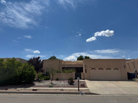 Homes For Sale - 8405 Petaluma Drive<br/> Albuquerque, NM 87122