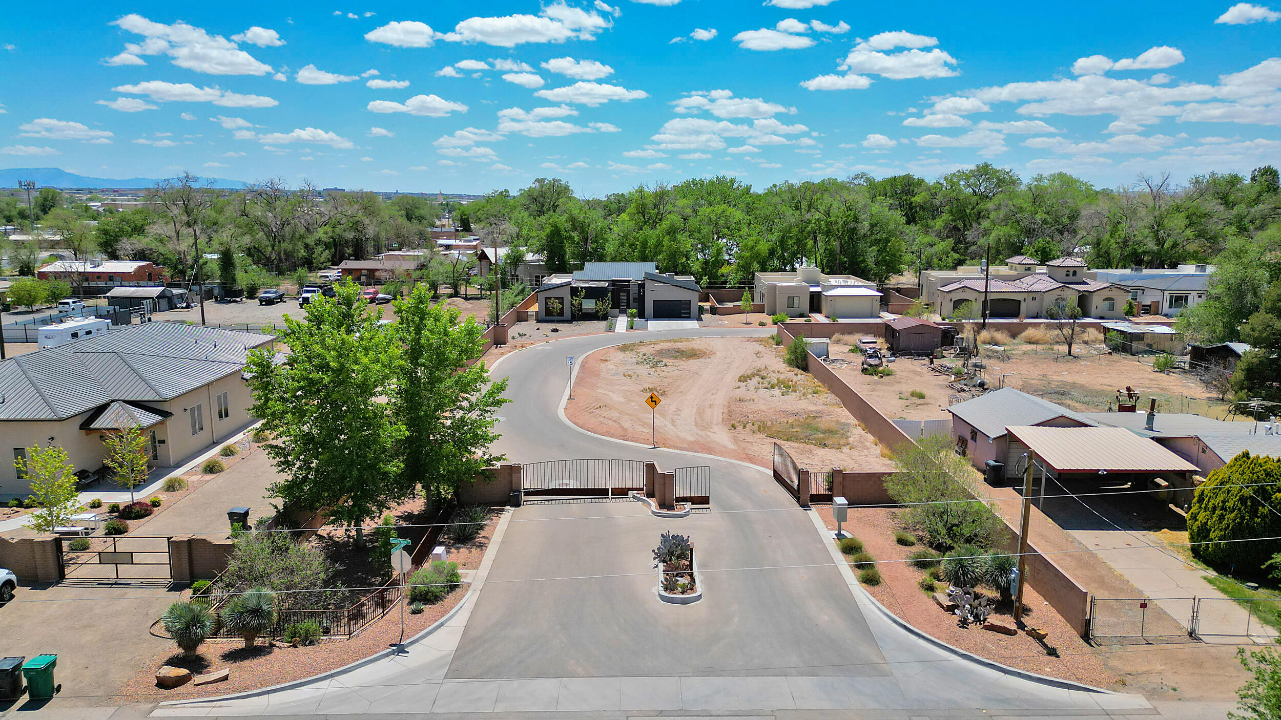 251 Valle Encantado Drive, Albuquerque, New Mexico image 12