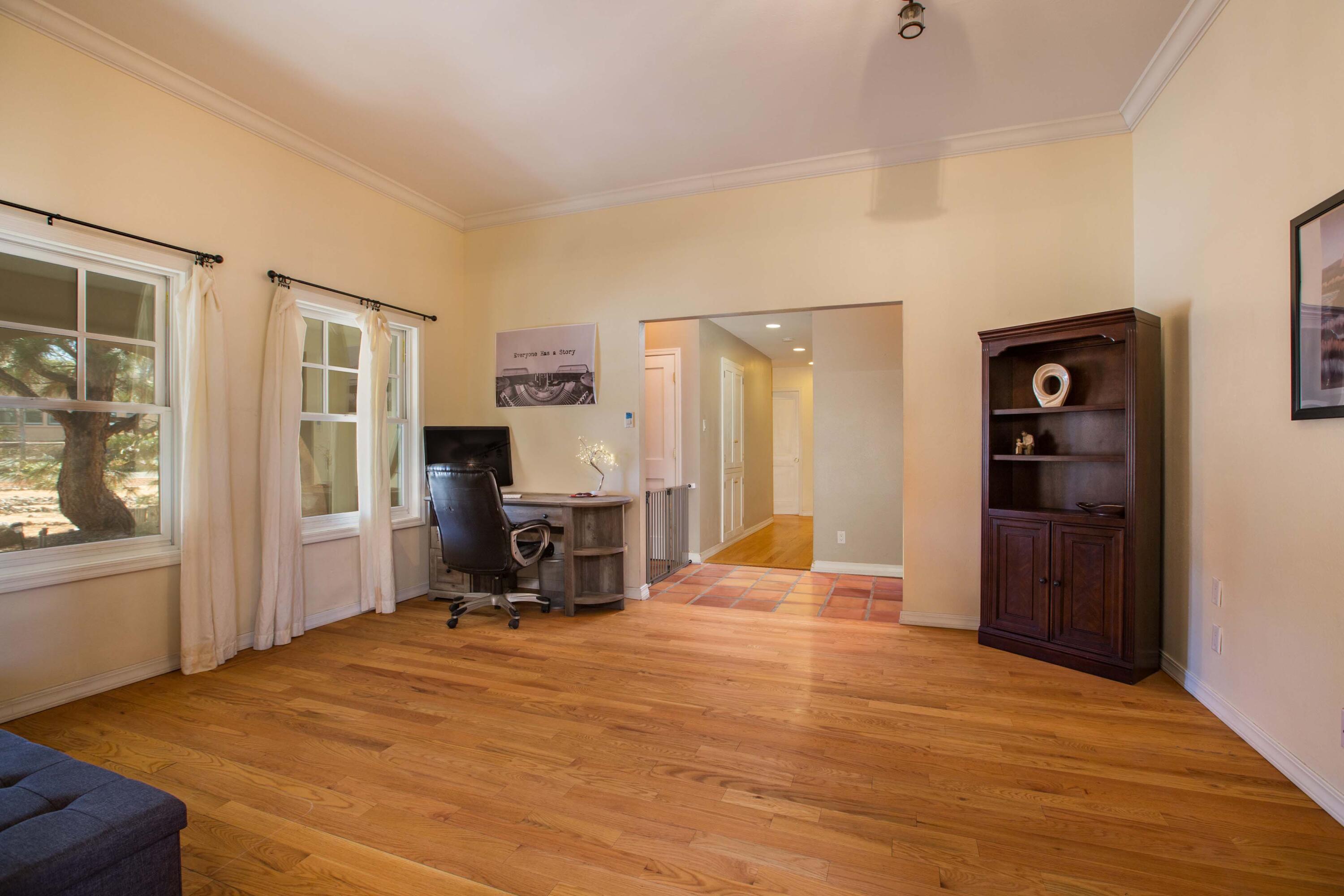 1333 Camino Cerrito SE