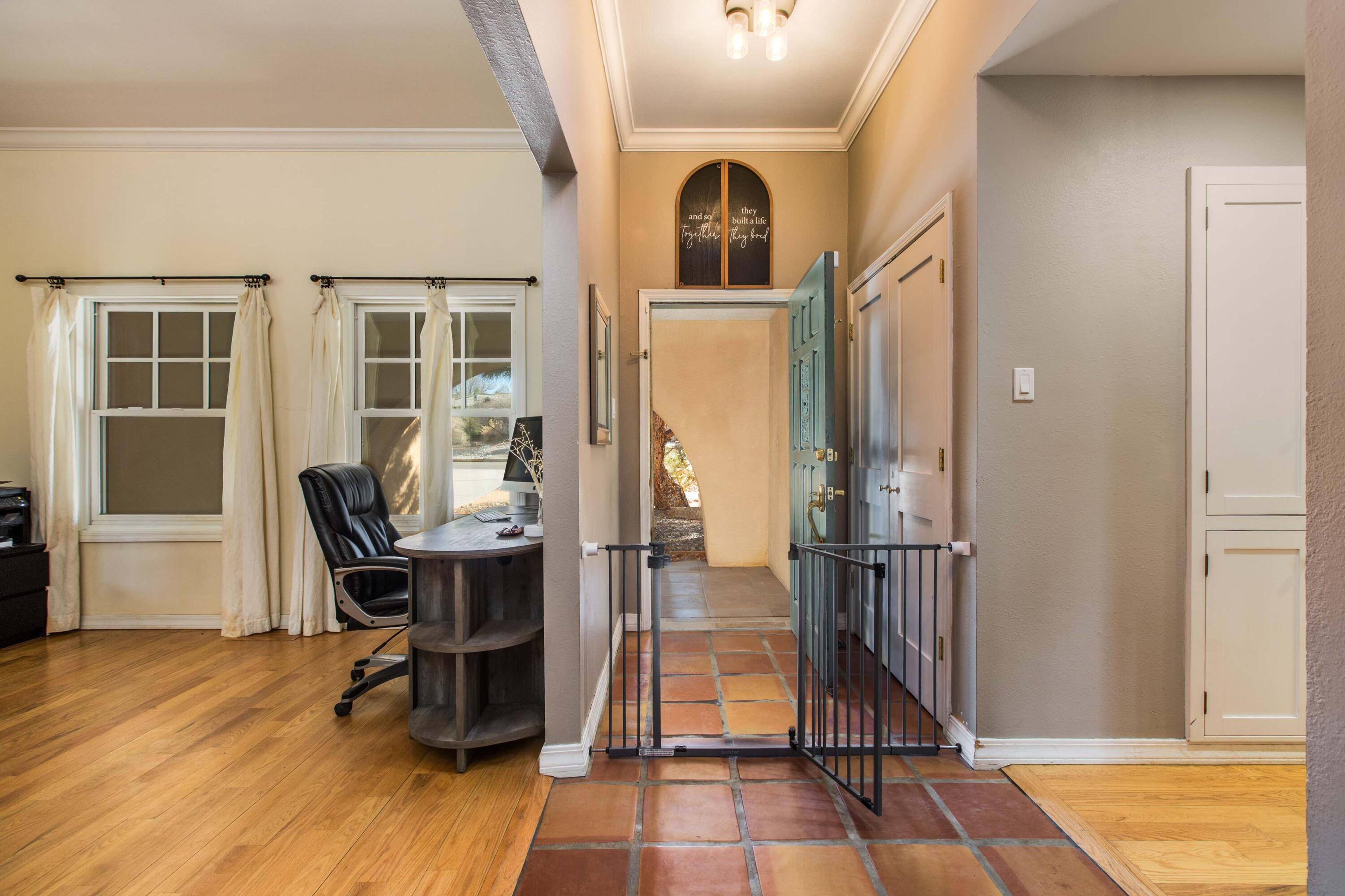 1333 Camino Cerrito SE