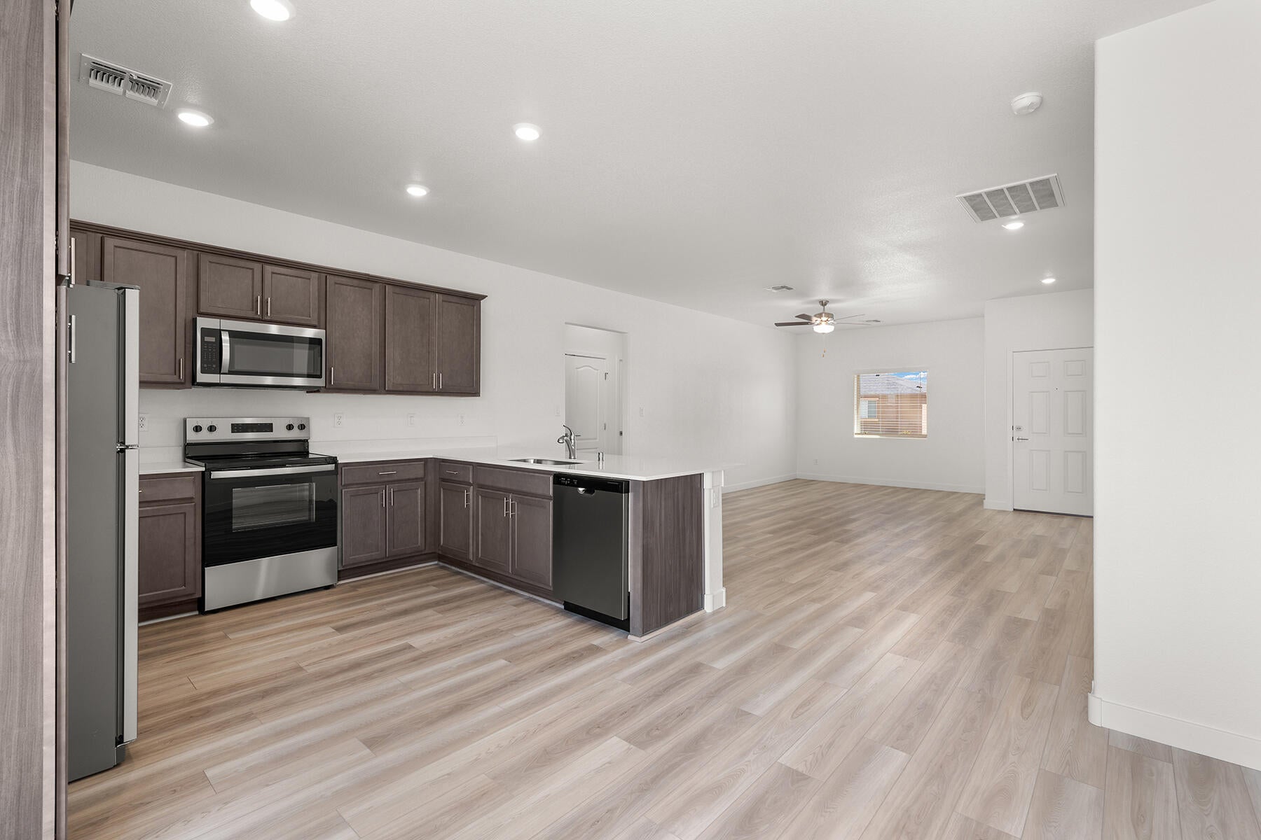 2507 Calle del los Claveles