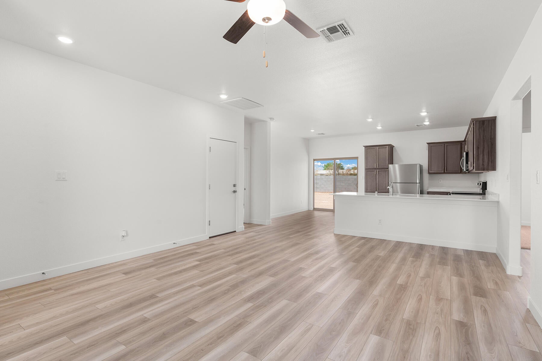 2507 Calle del los Claveles