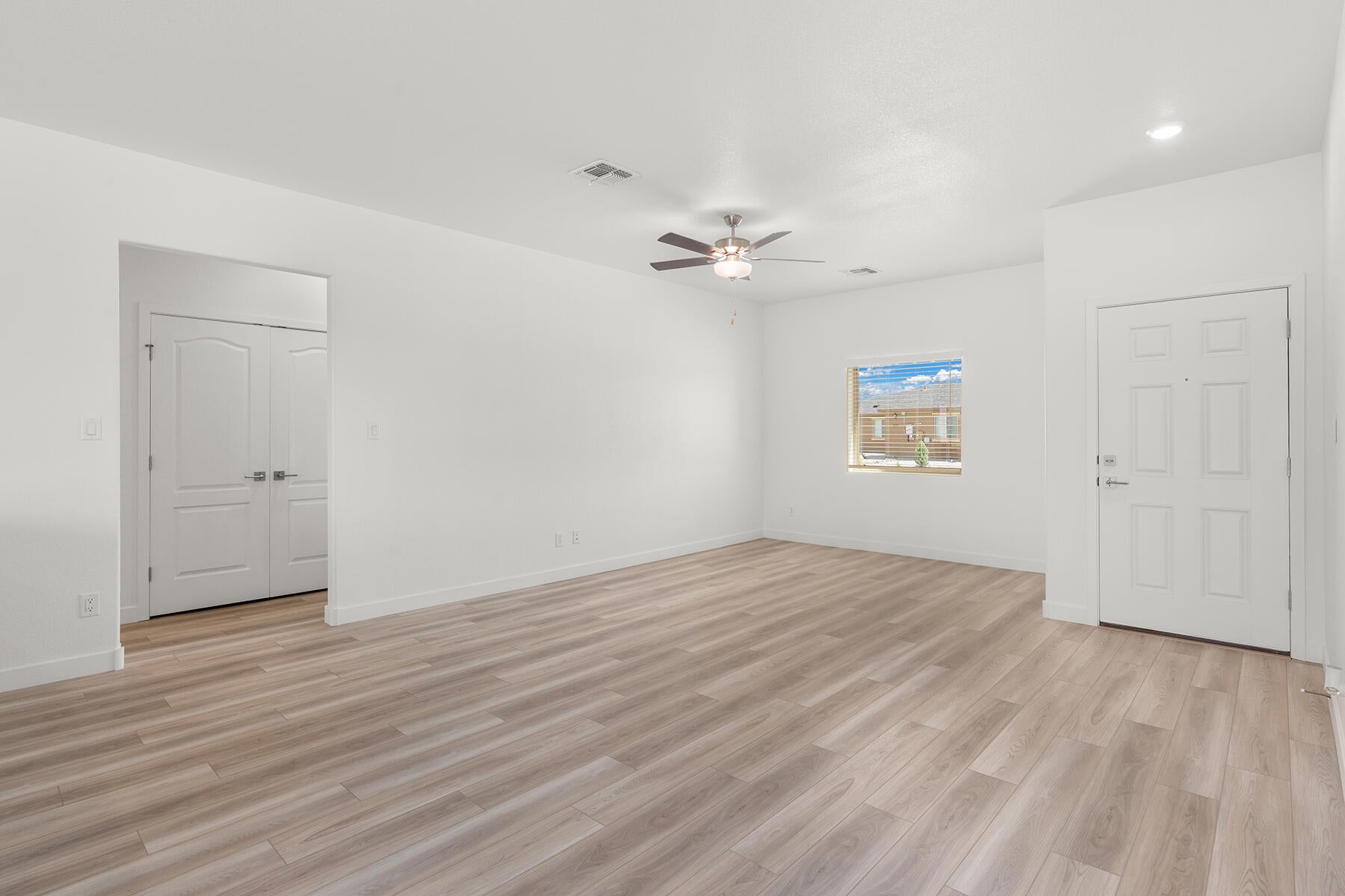 2507 Calle del los Claveles