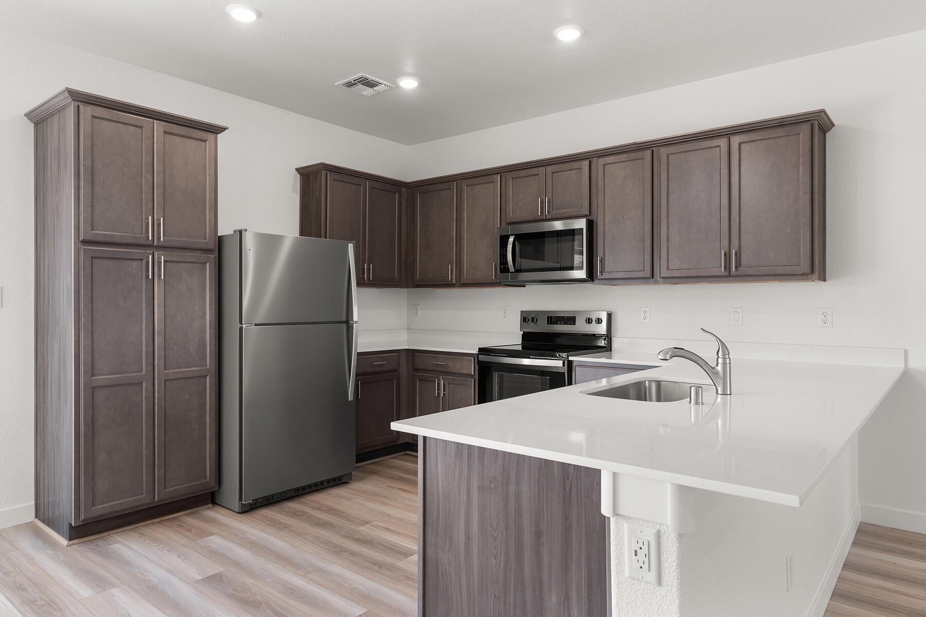 2507 Calle del los Claveles