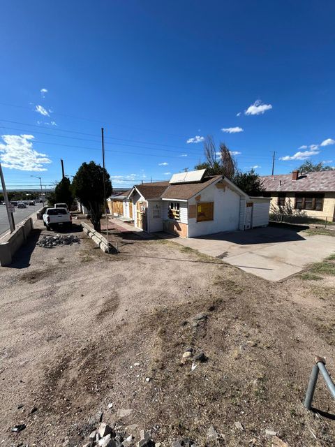 Photo of 1317 EDITH Boulevard SE, Albuquerque, NM 87102 (MLS # 1092649)