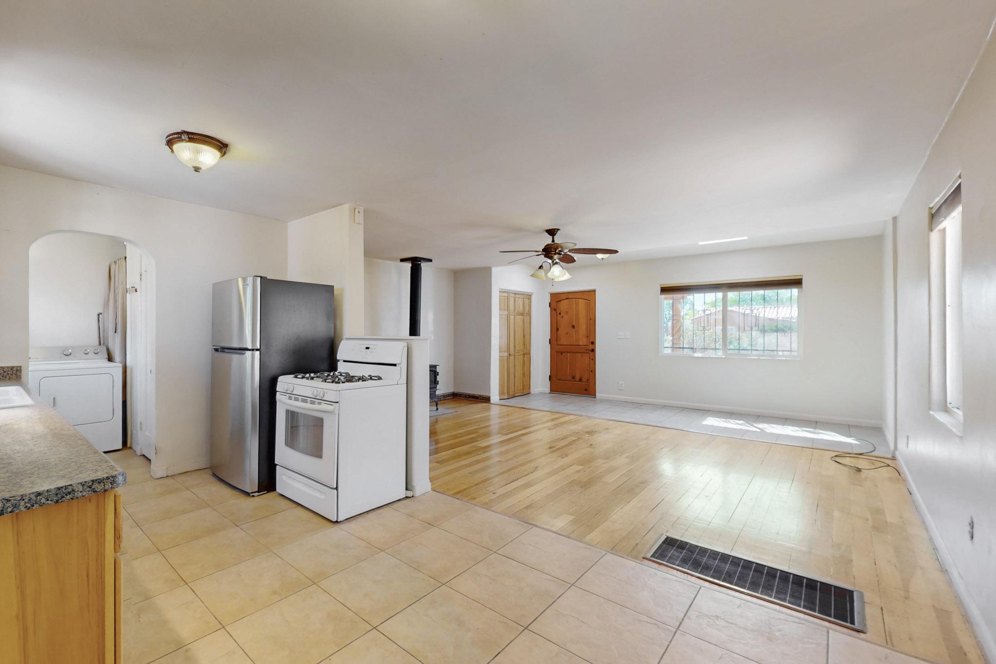 332 Solano Drive, Albuquerque, New Mexico image 10