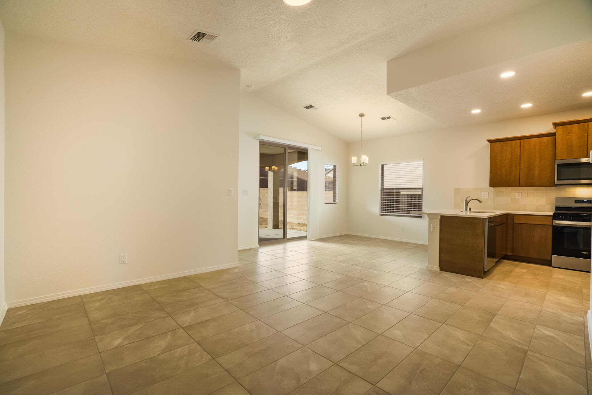 1577 Valle De Colores Road, Los Lunas, New Mexico image 11