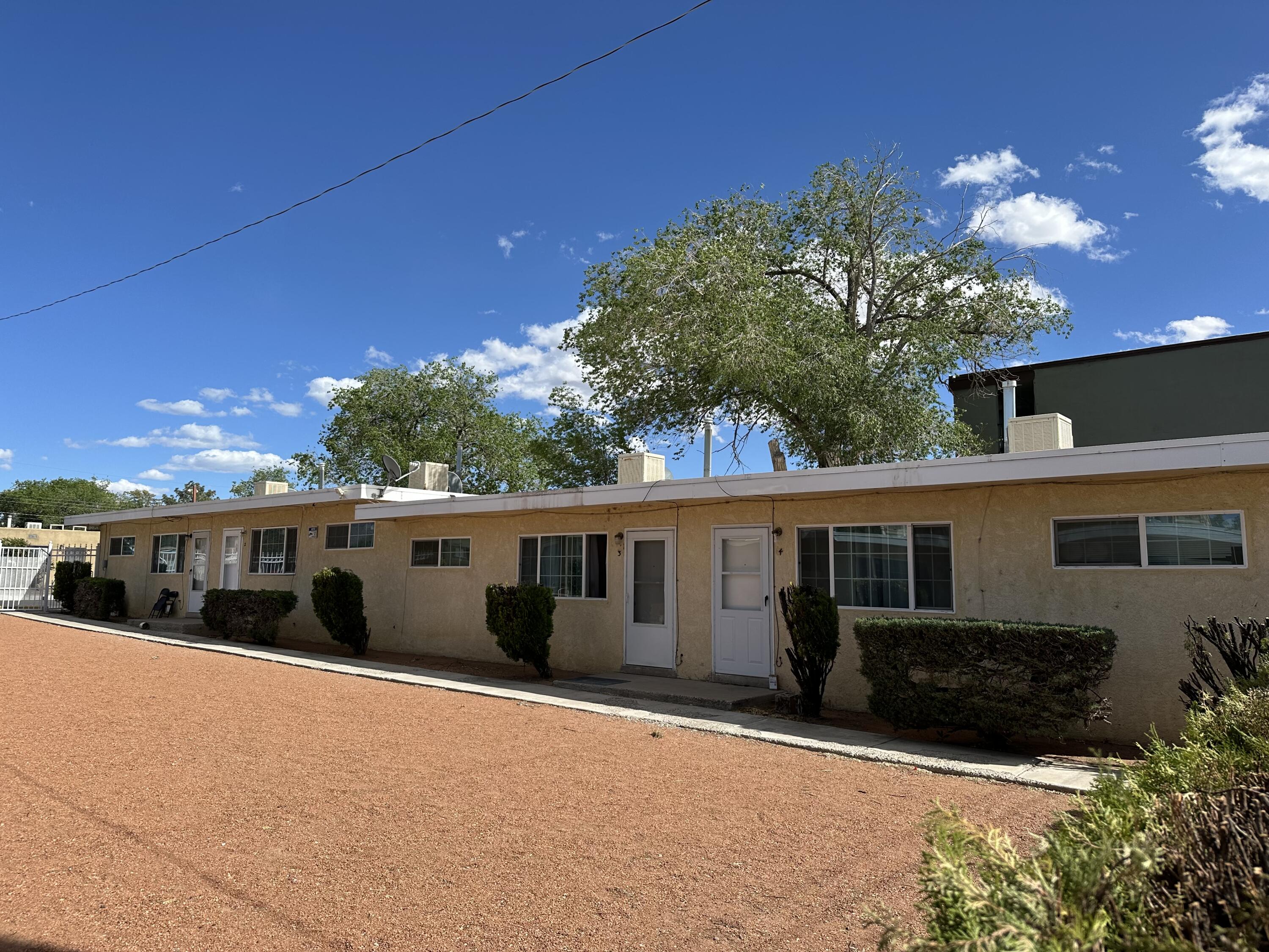 421 E Chama Street SE 4