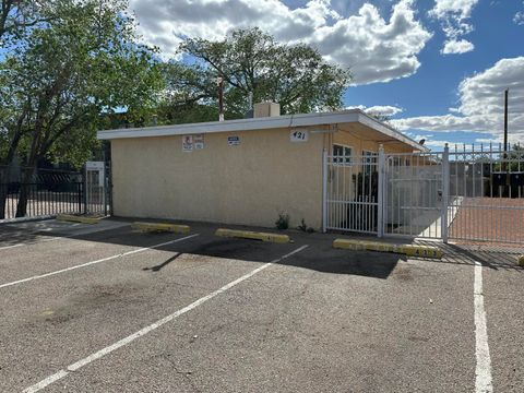 Photo of 421 E Chama Street SE #4, Albuquerque, NM 87108 (MLS # 1101808)