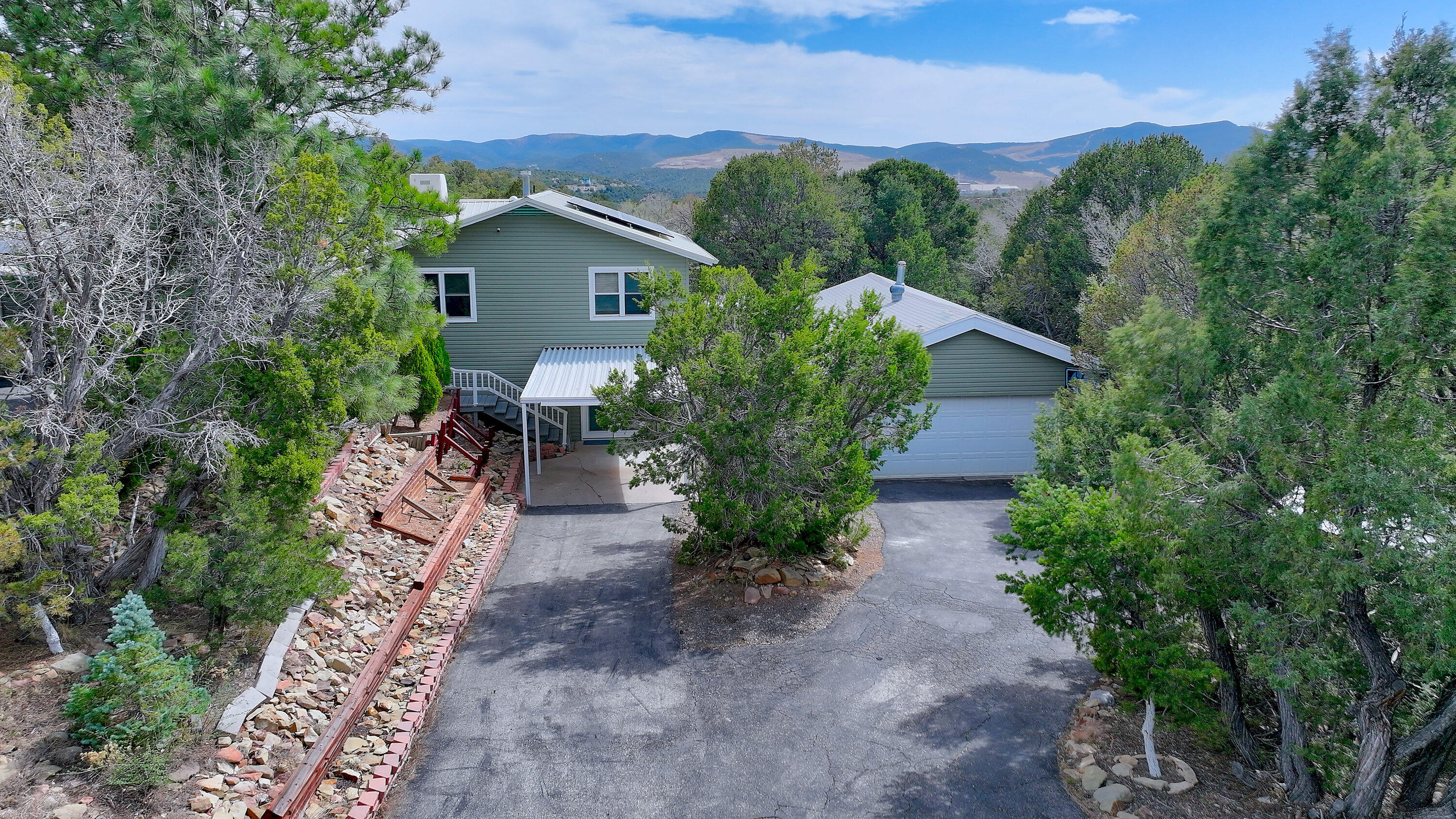 115 Matterhorn Drive, Cedar Crest, New Mexico image 1