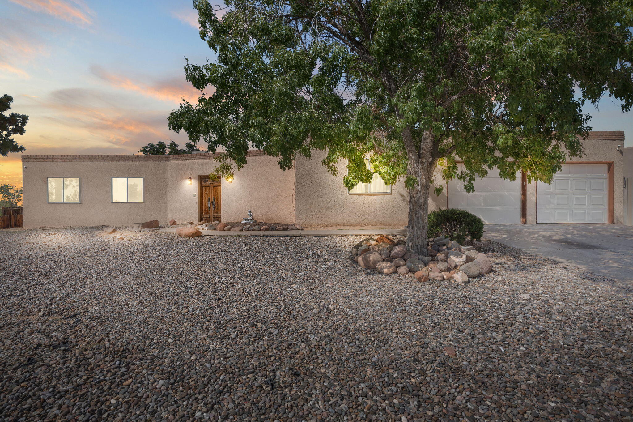 817 Oreja De Oro Drive SE