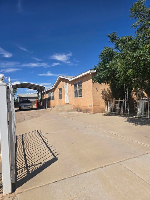 Mobile Home For Sale - 307 Gore Avenue<br/> Albuquerque, NM 87105