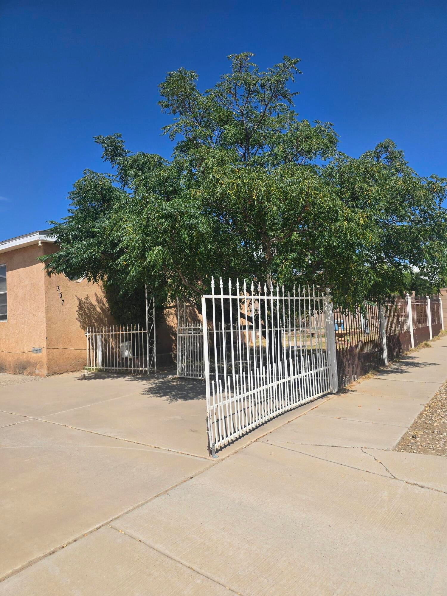 307 Gore Avenue SE