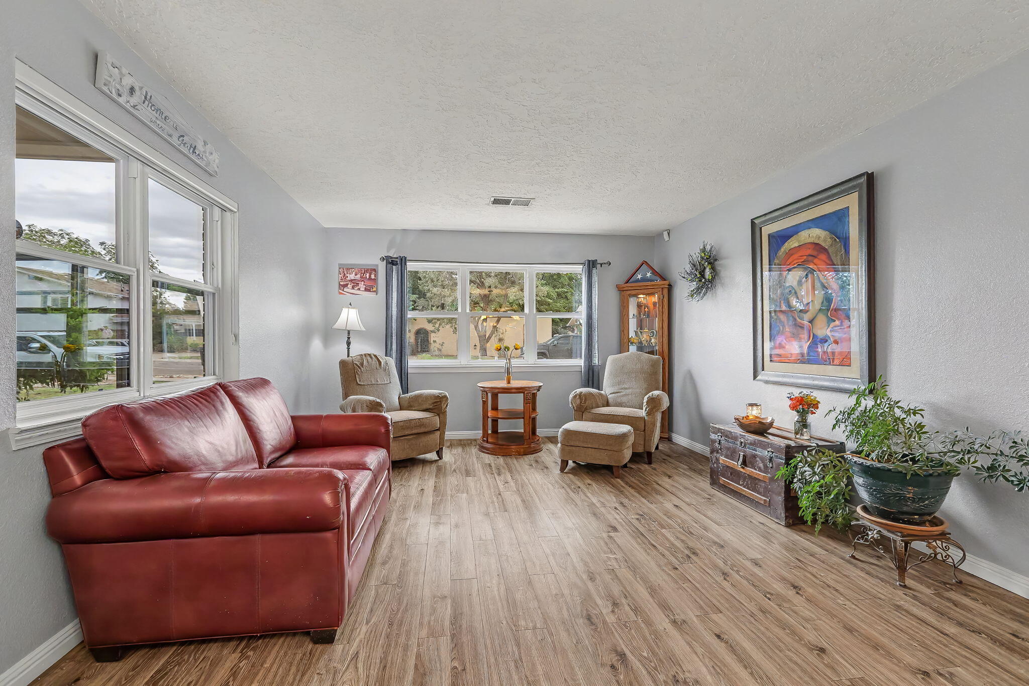8001 Sierra Azul Avenue NE