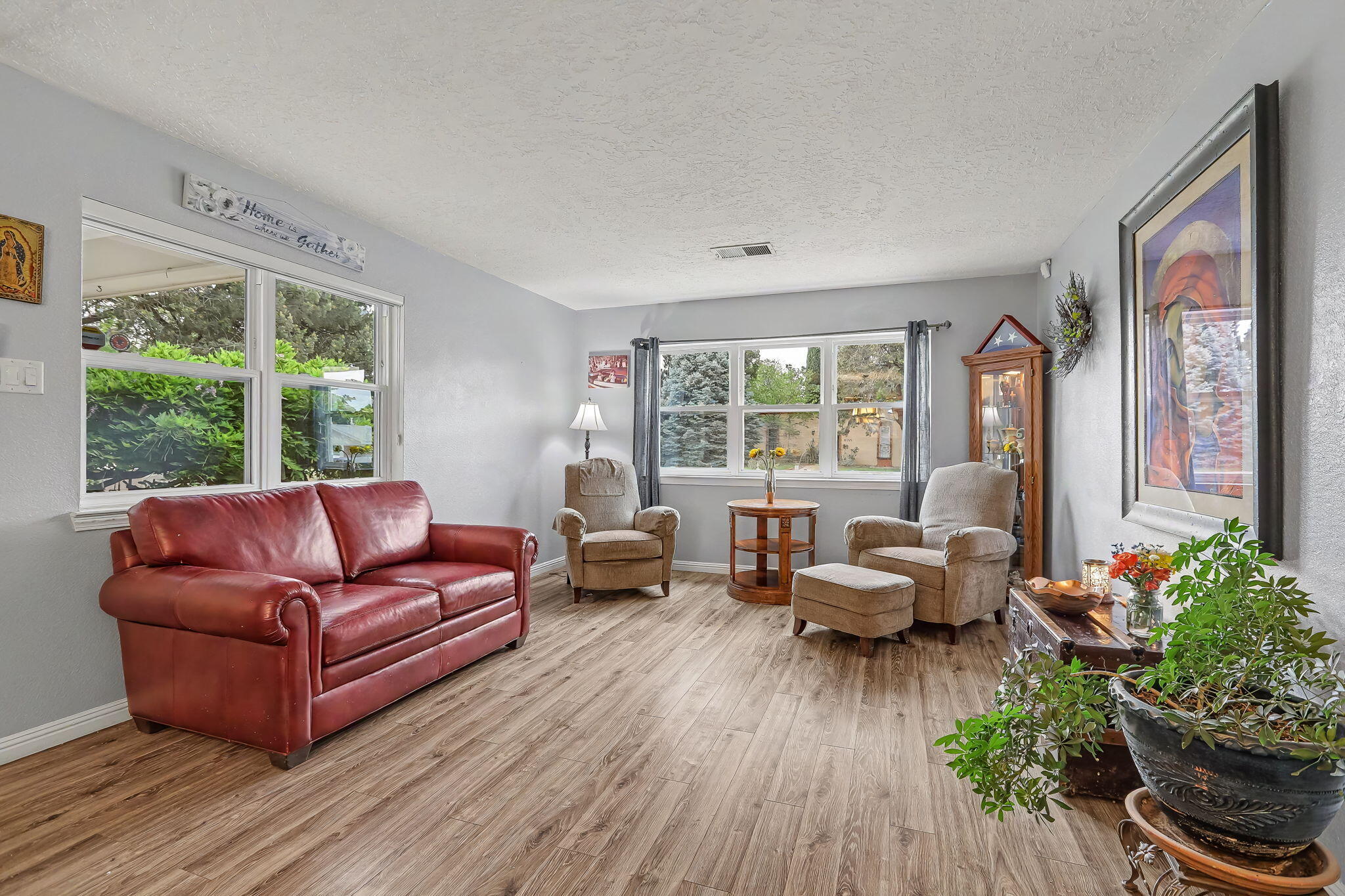 8001 Sierra Azul Avenue NE