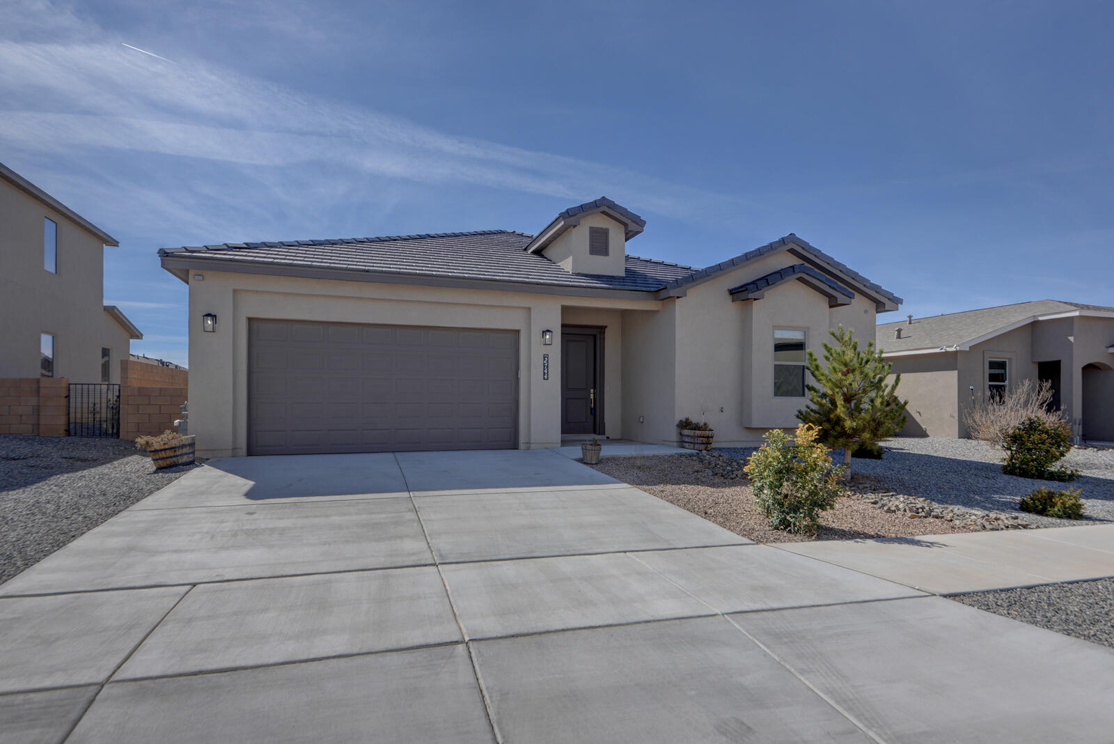 2744 Camino Plata Loop NE