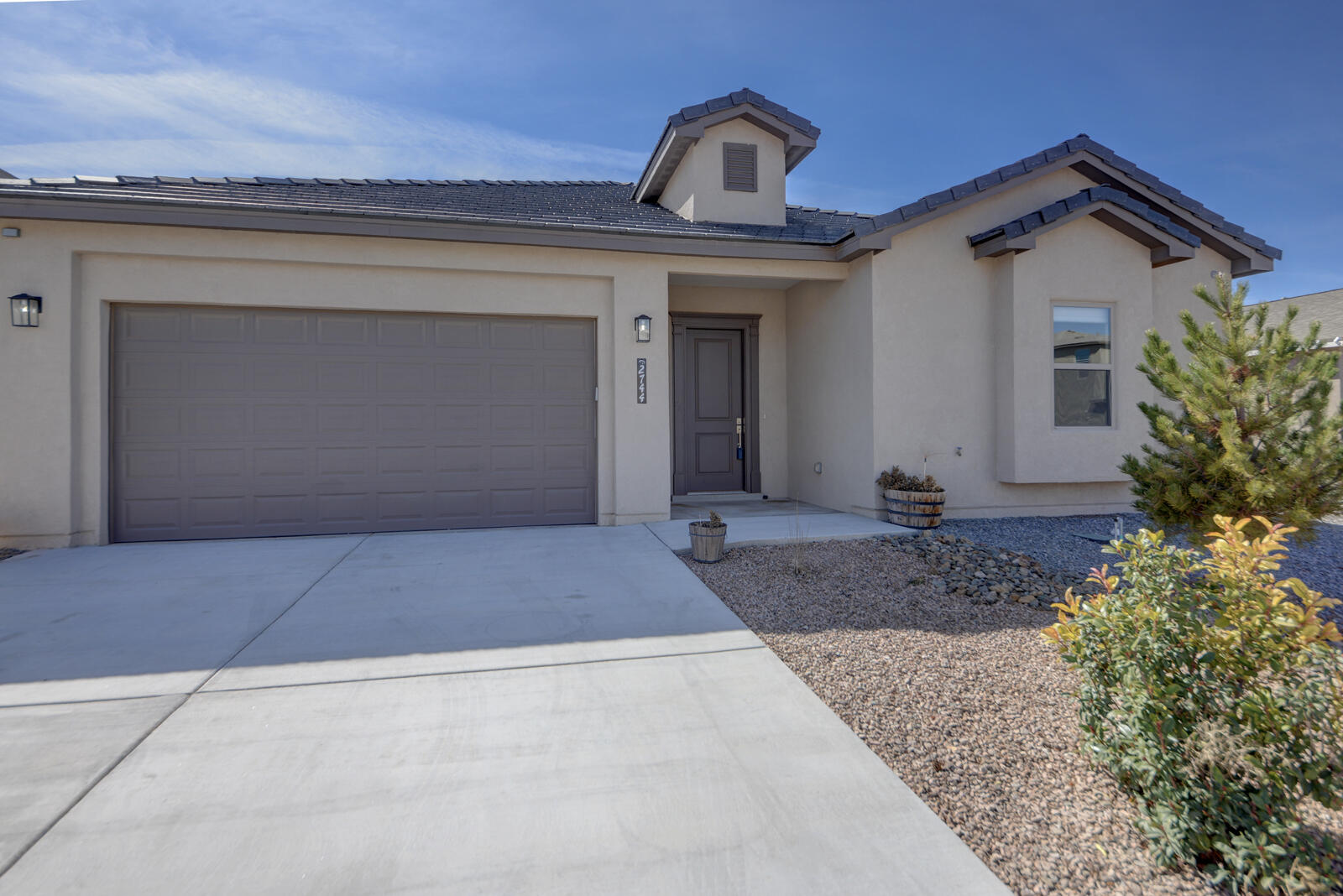 2744 Camino Plata Loop NE