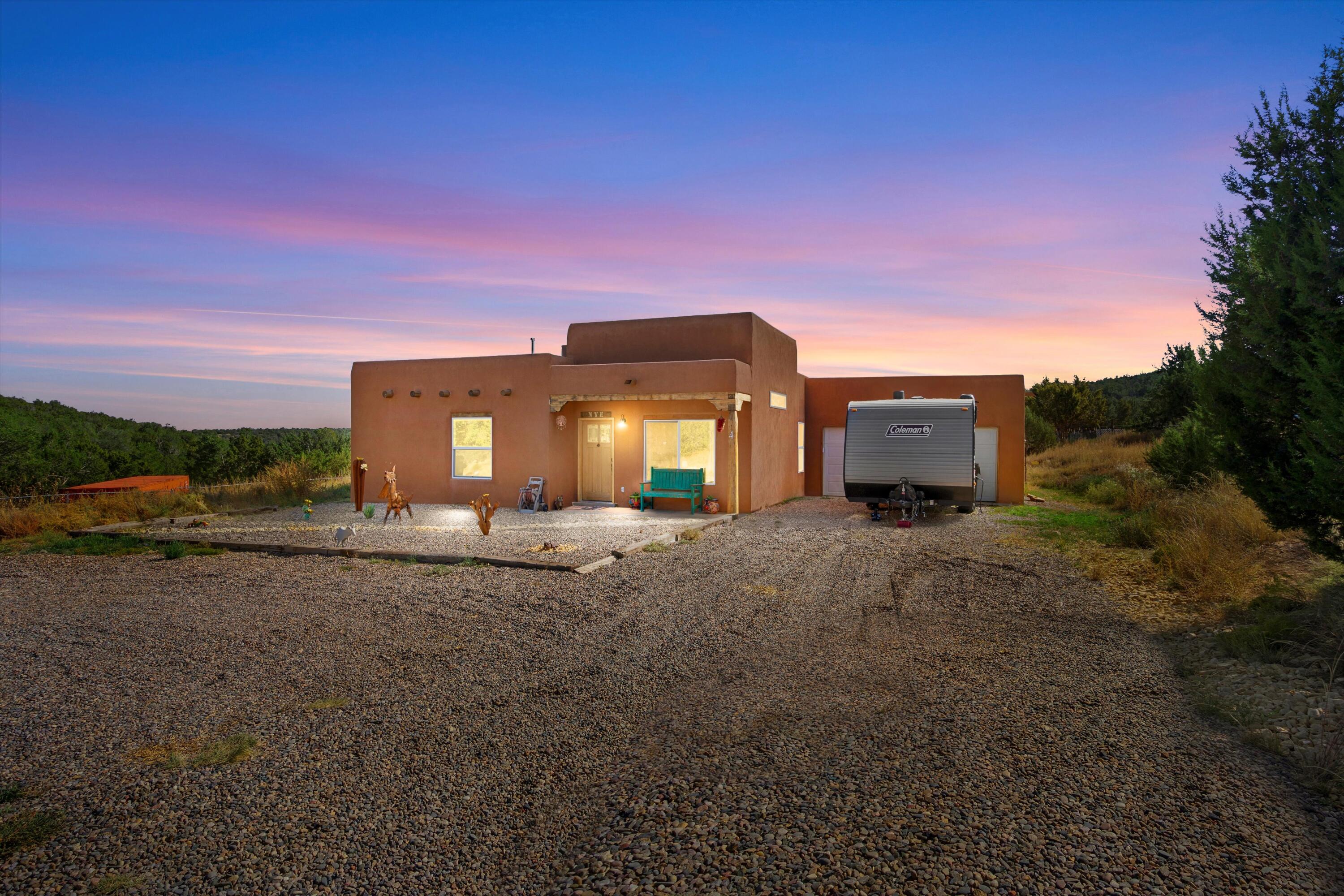 4 Pinto Court, Edgewood, New Mexico image 1