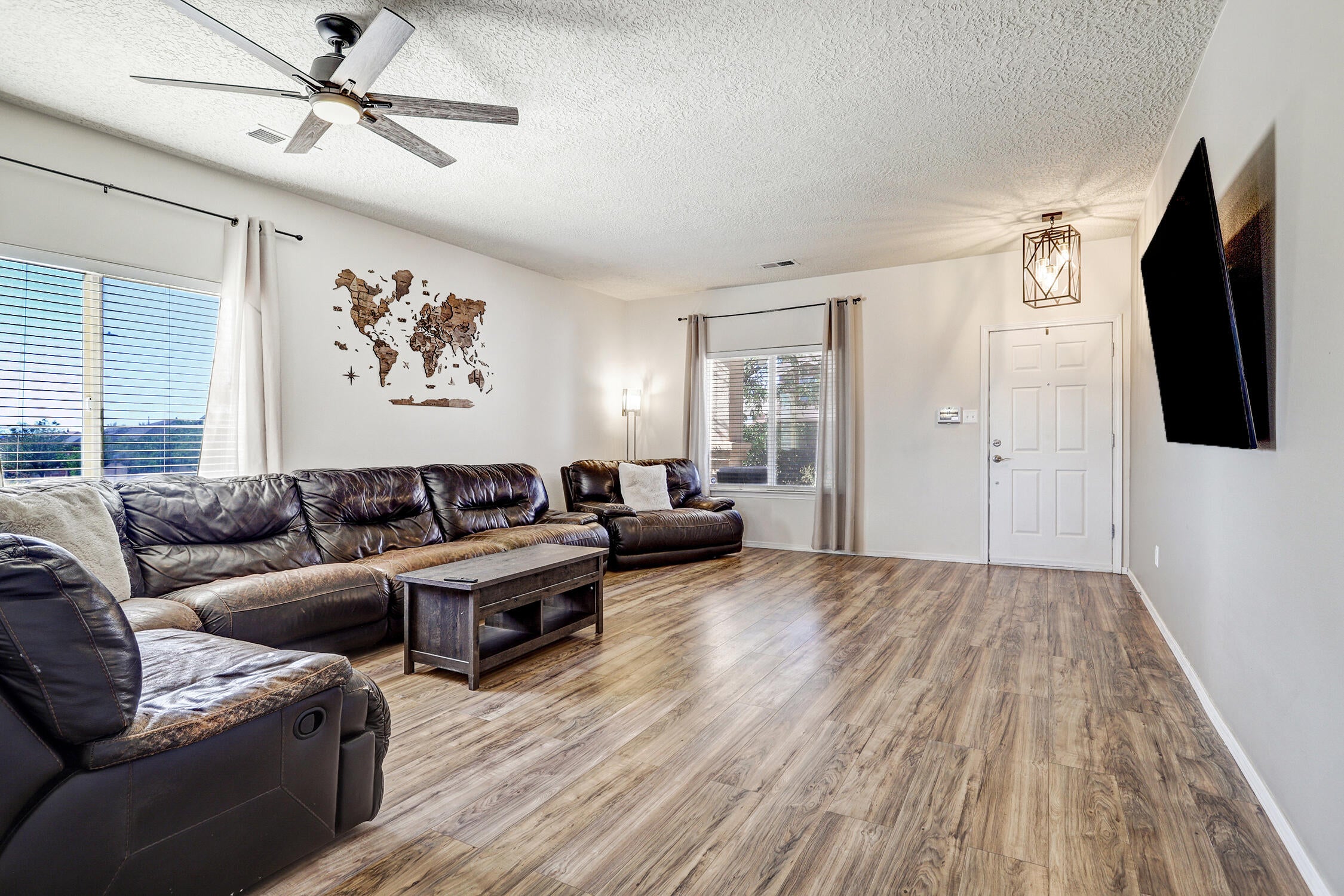 1090 Festival Road NW