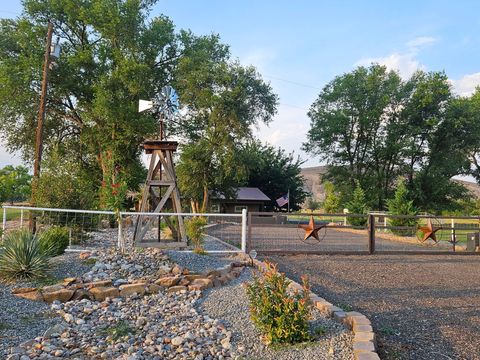 Photo of 91 ENTRADA ARAGON Road, Los Lunas, NM 87031 (MLS # 1086741)