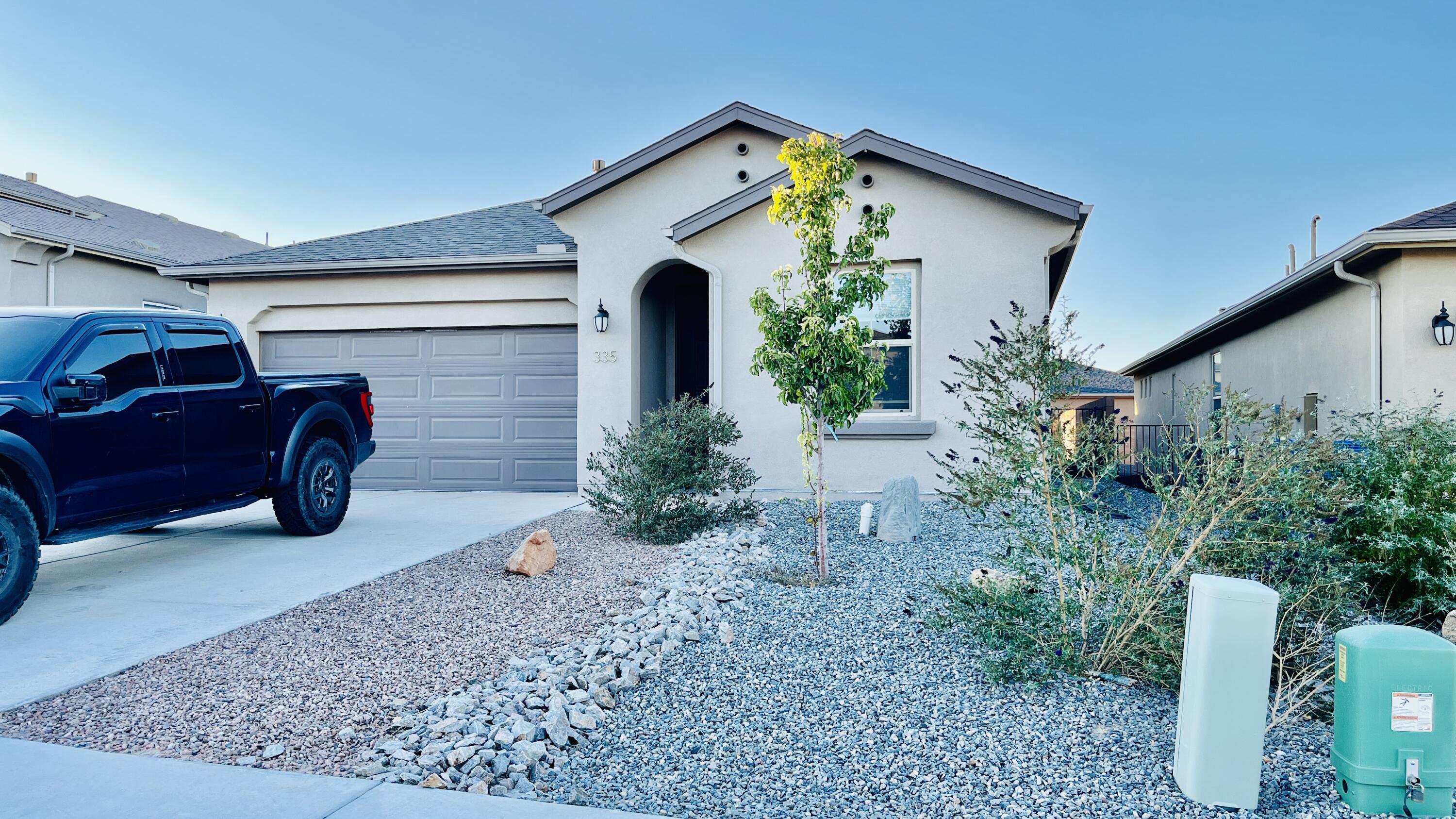 335 Adeline Avenue, Los Lunas, New Mexico image 1