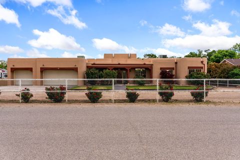 Photo of 41 Inspiration Drive, Los Lunas, NM 87031 (MLS # 1103025)