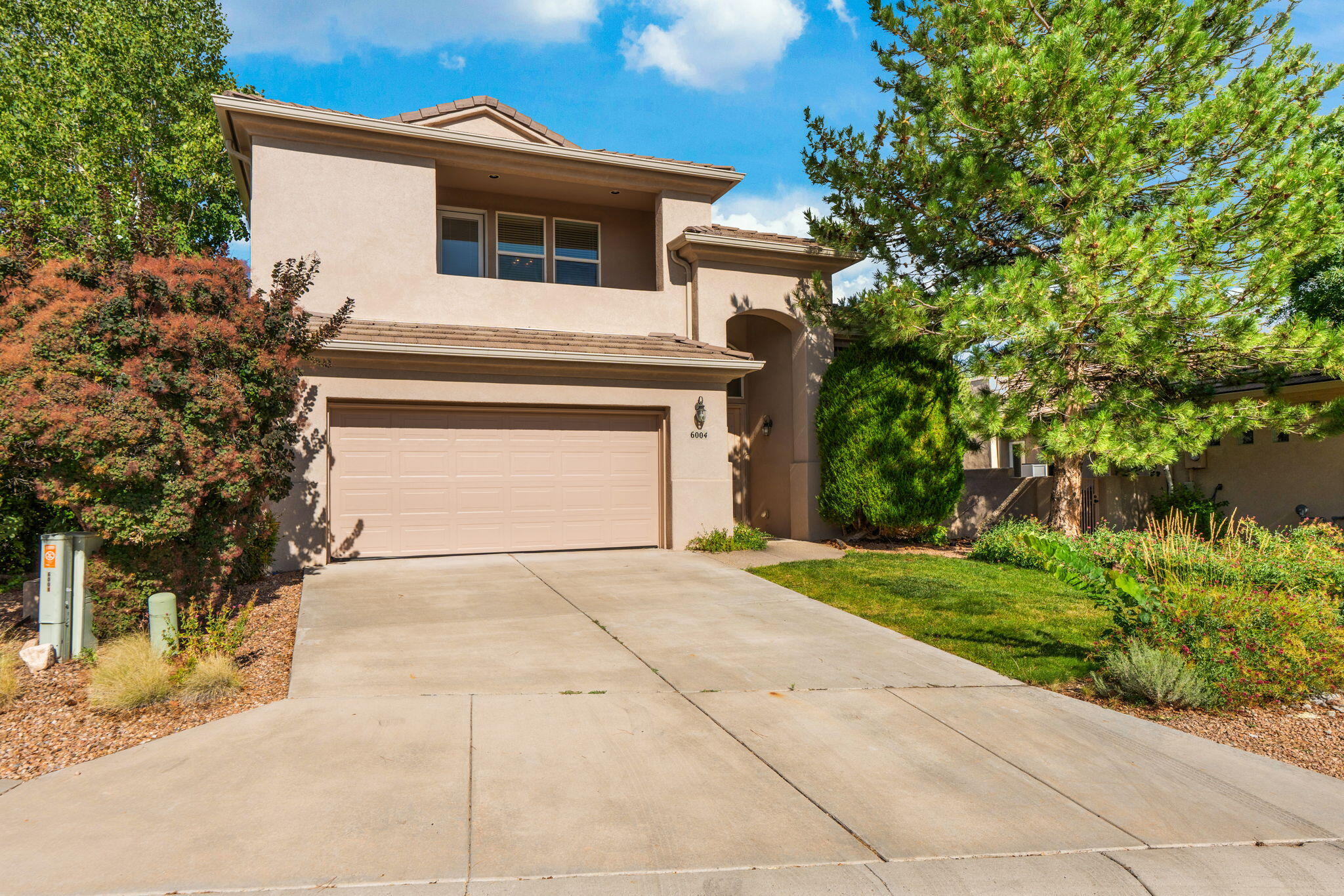 6004 Wildflower Trail NE