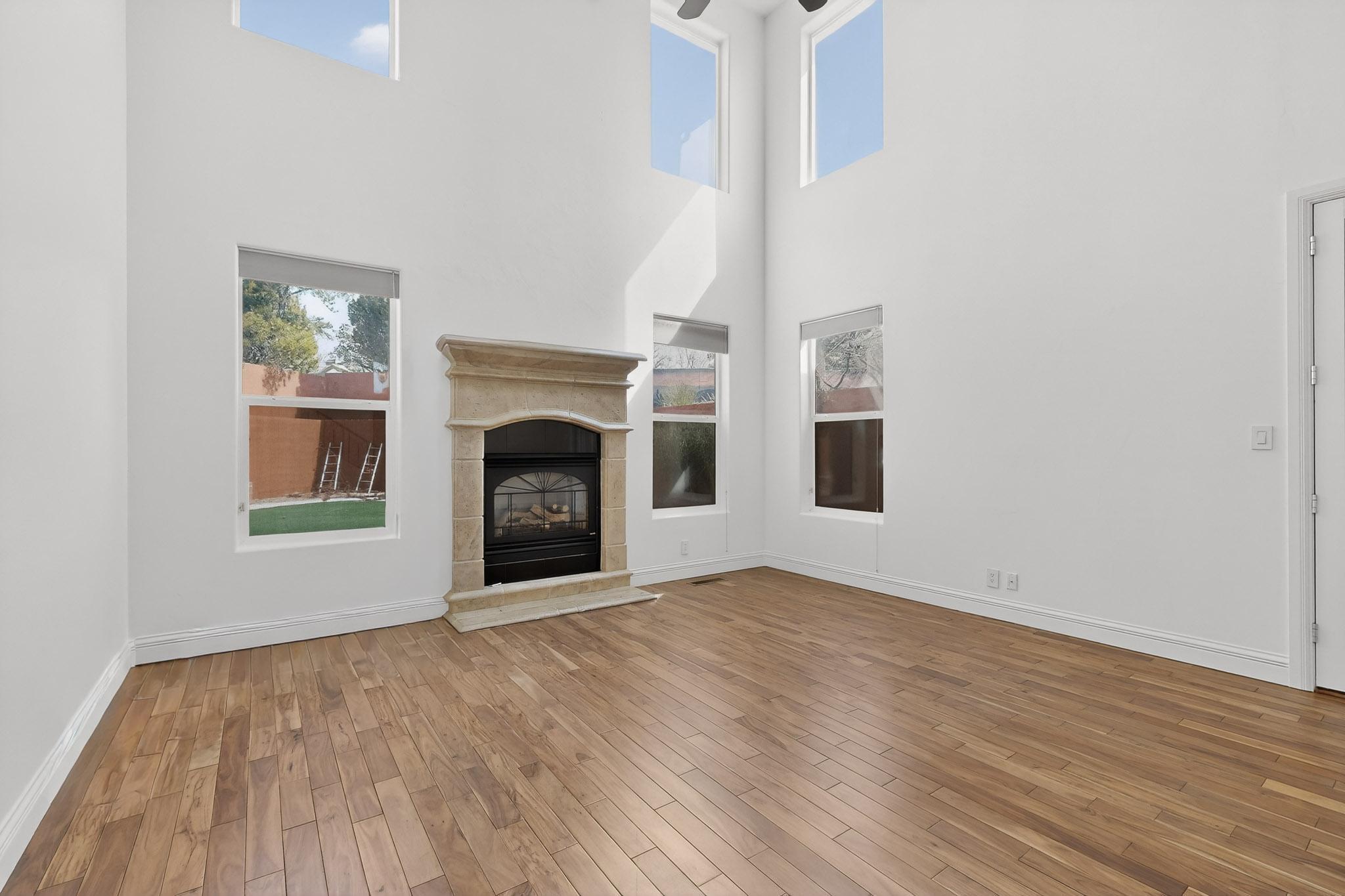 5904 Purple Aster Lane NE