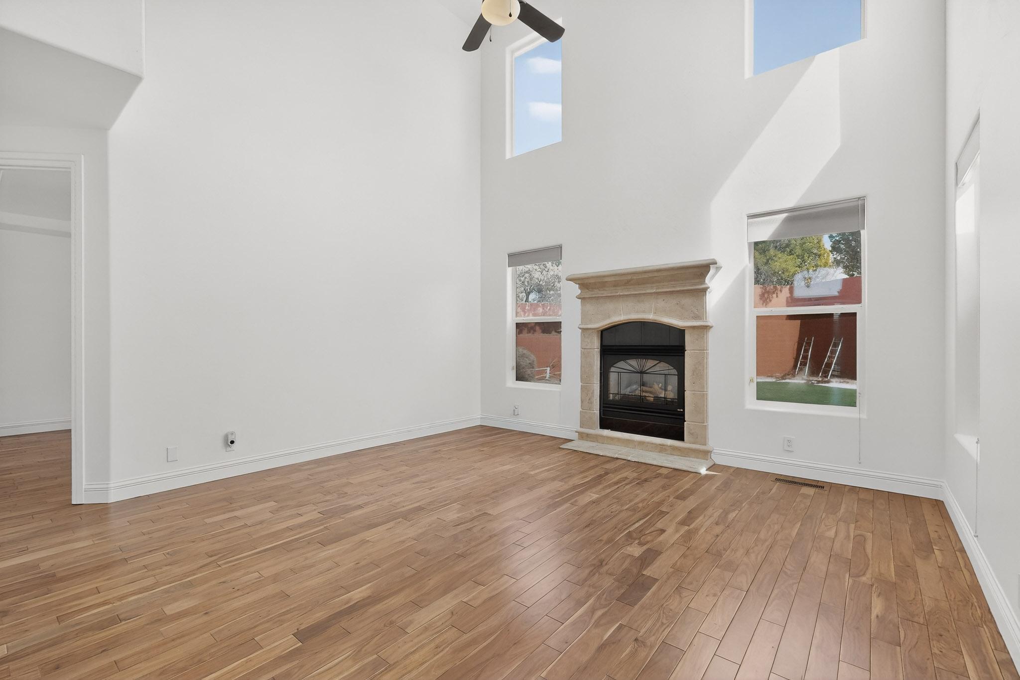 5904 Purple Aster Lane NE