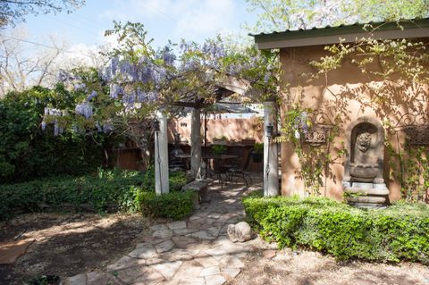 2115 Hollywood Avenue NW Albuquerque NM 87104