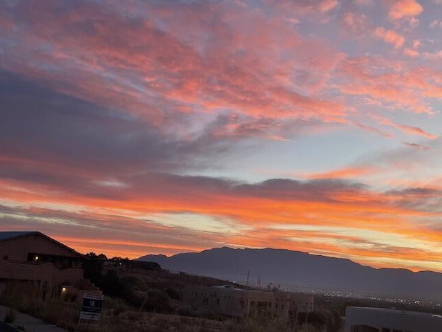 1732 Cliffside Drive NW